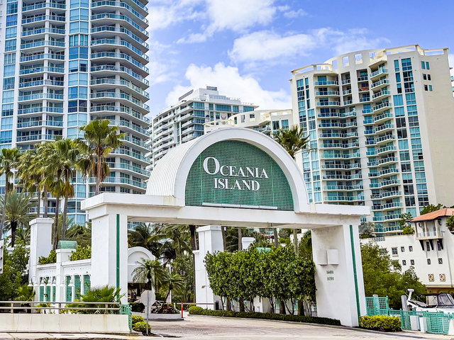 Oceania Island Tower  photo 2